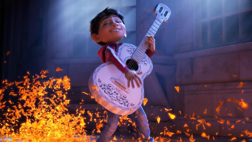 pixar-coco-guitar